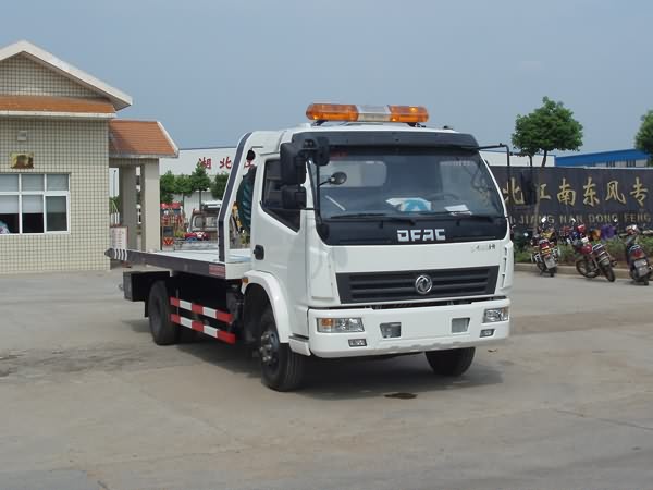 東風平板清障車